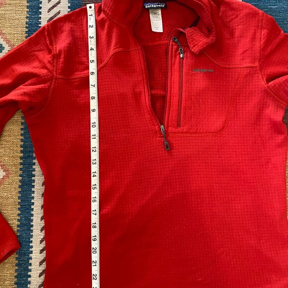 Men's R1 Patagonia Pullover, 1/2 Zip - Picture 5 of 5
